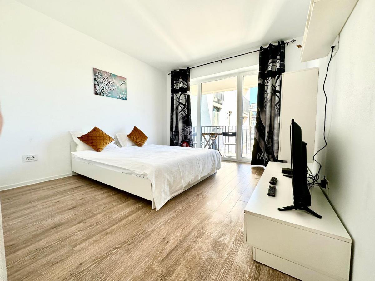 Kasper Coresi Mall - Rise Private Apartments & Suites Брашов Екстер'єр фото