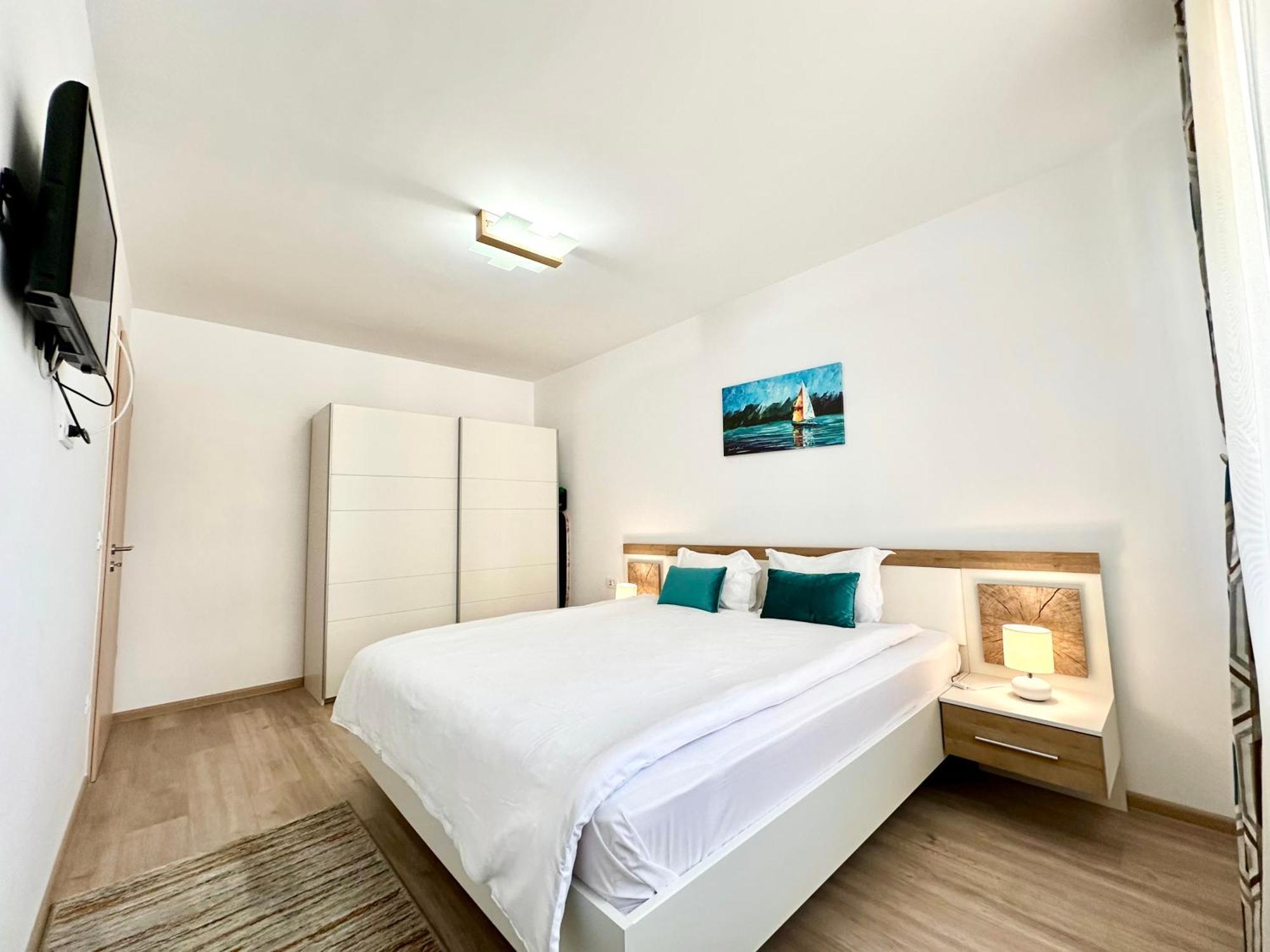Kasper Coresi Mall - Rise Private Apartments & Suites Брашов Екстер'єр фото