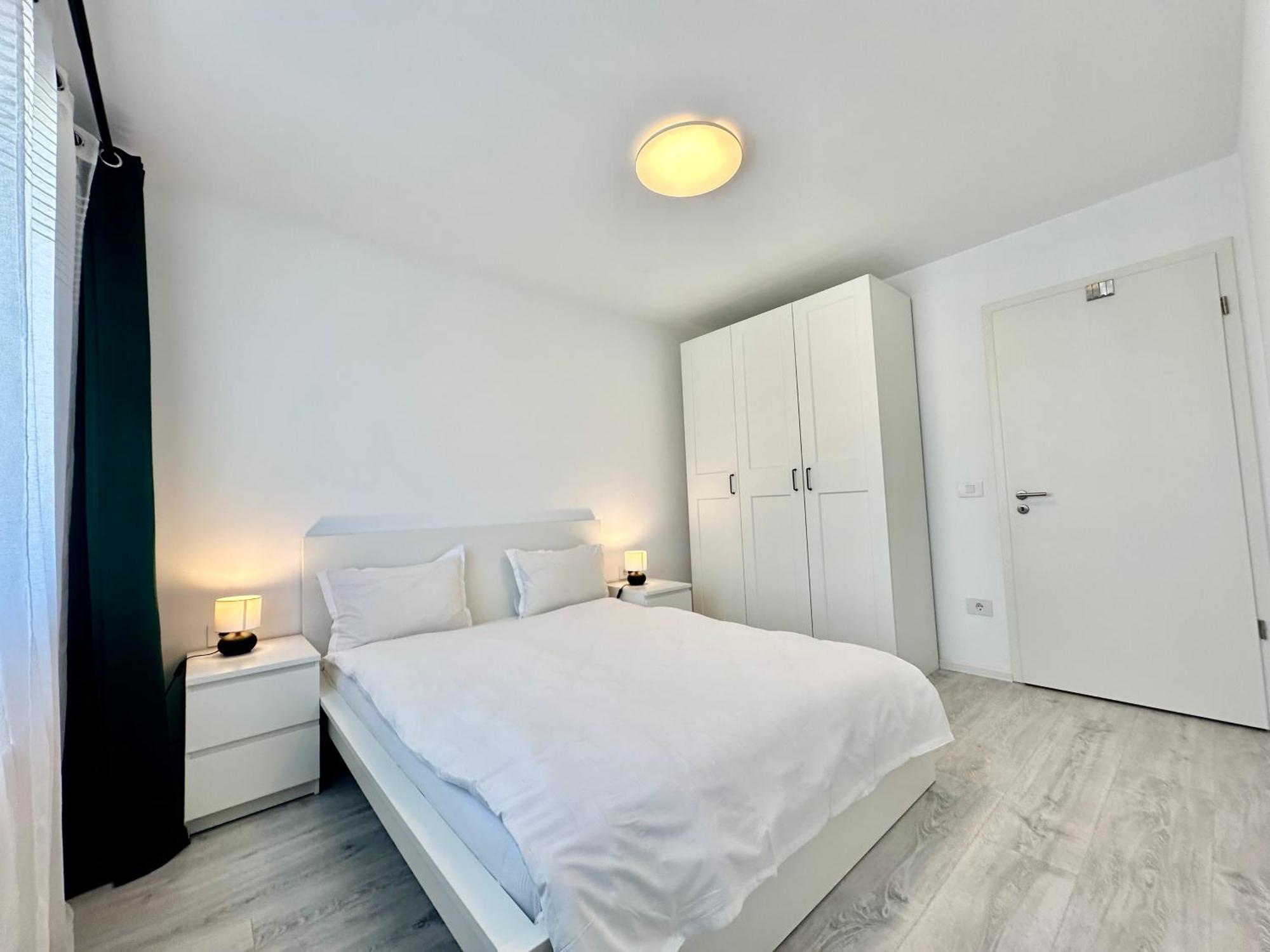 Kasper Coresi Mall - Rise Private Apartments & Suites Брашов Екстер'єр фото