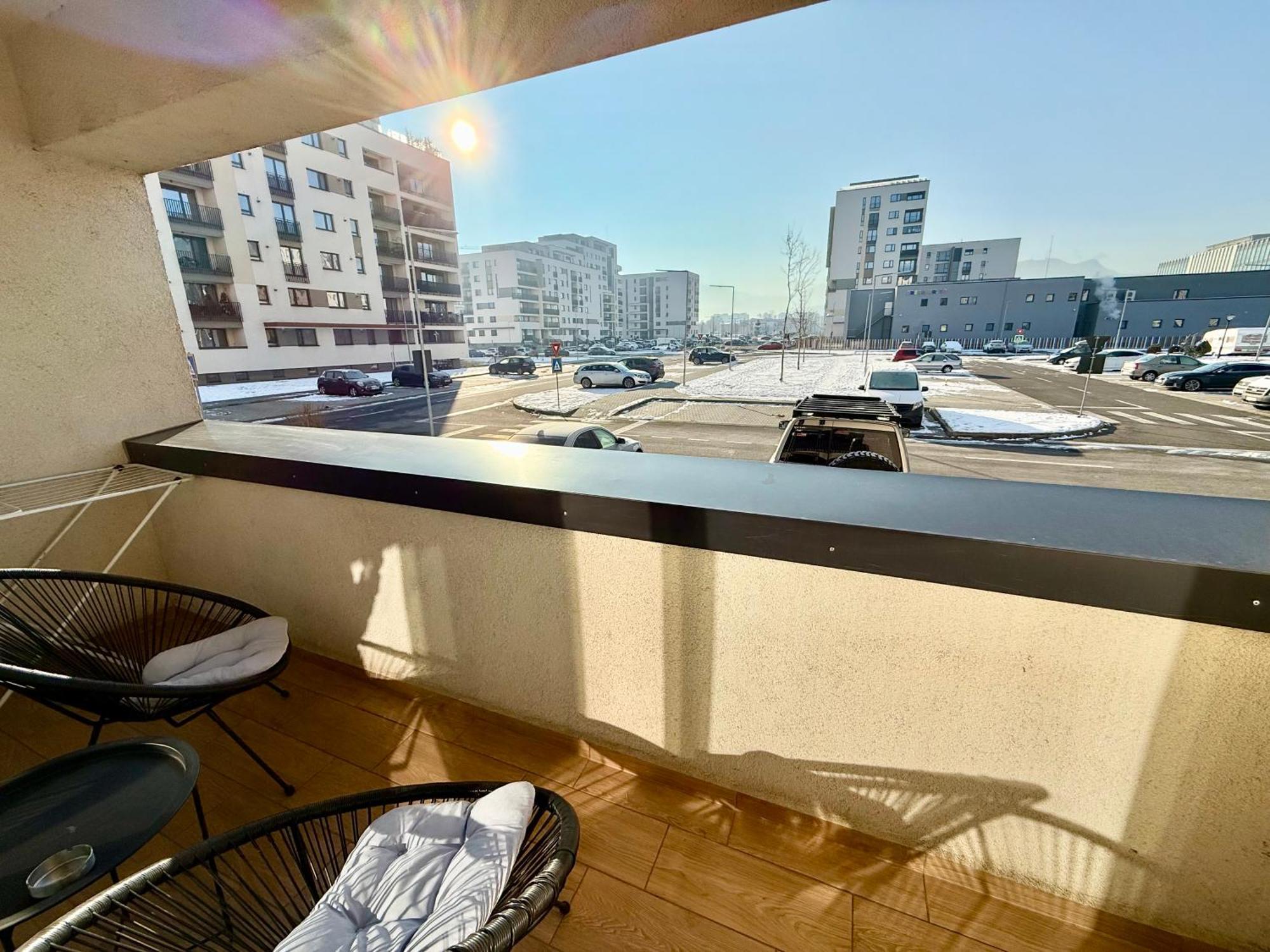 Kasper Coresi Mall - Rise Private Apartments & Suites Брашов Екстер'єр фото
