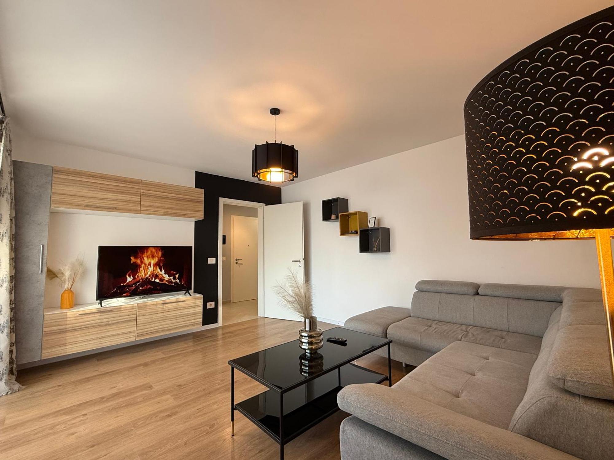 Kasper Coresi Mall - Rise Private Apartments & Suites Брашов Екстер'єр фото